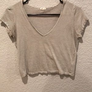 crop v-neck shirt